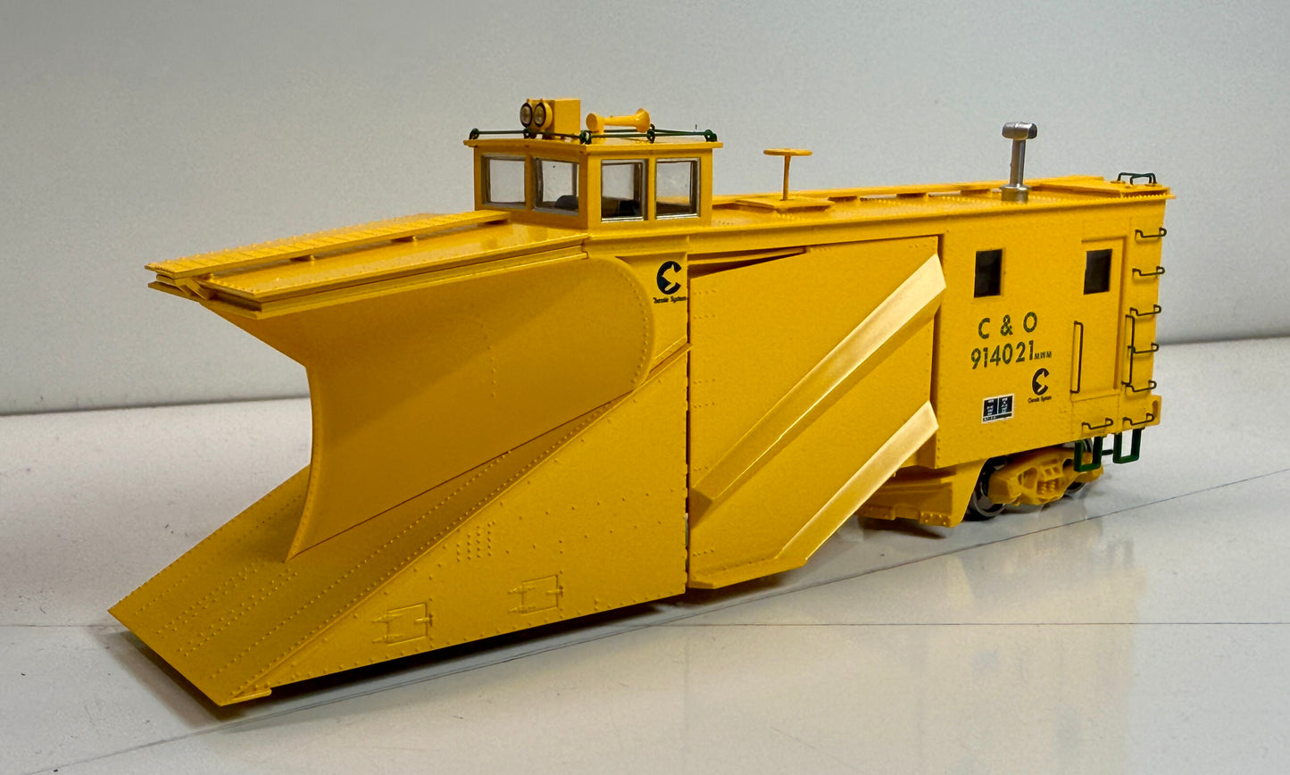 WALTHERS PROTO RUSSELL SNOWPLOW - CHESSIE SYSTEM