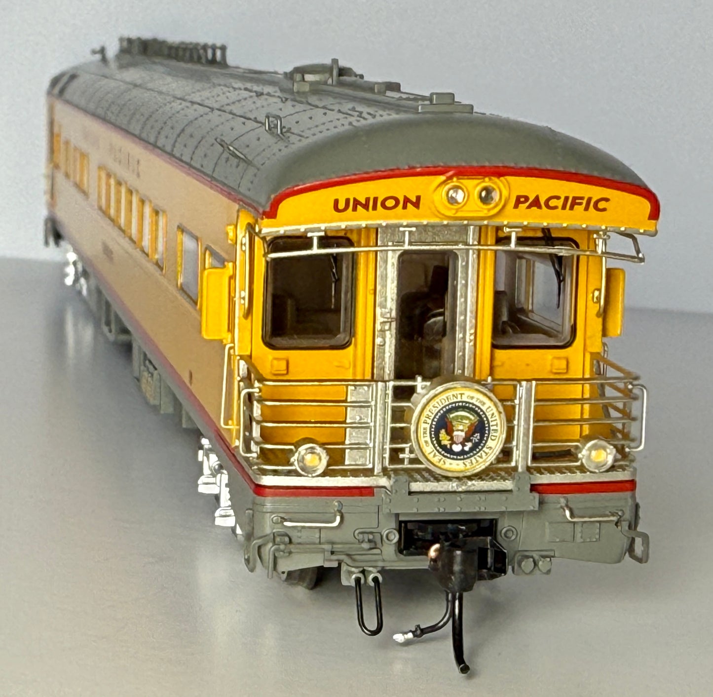 BROADWAY LIMITED UNION PACIFIC KENEFICK BUSINESS CAR #119 - GEORGE BUSH FUNERAL TRAIN DRUM HEAD