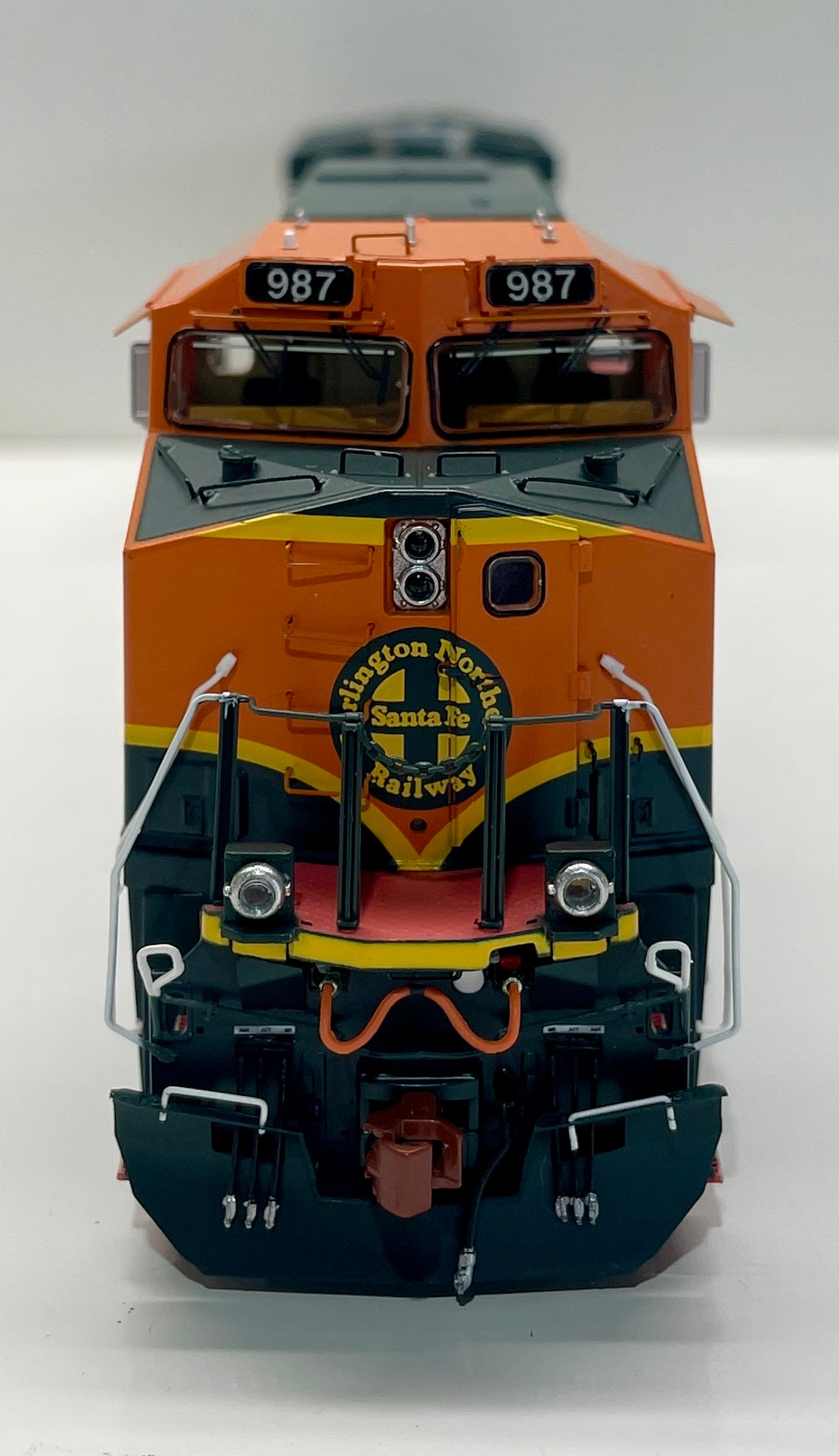 SCALE TRAINS GE C44-9W DCC/LOC SOUND - BNSF H1 SCHEME #987