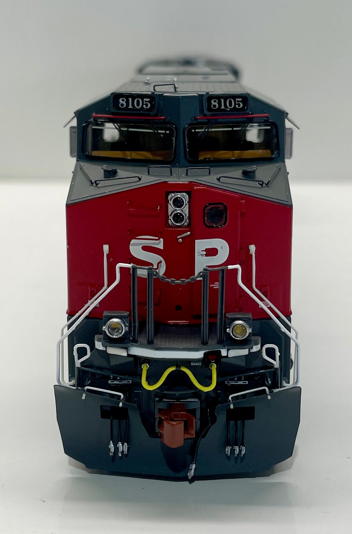 SCALE TRAINS GE C44-9W DCC/LOC SOUND - SOUTHERN PACIFIC 8105