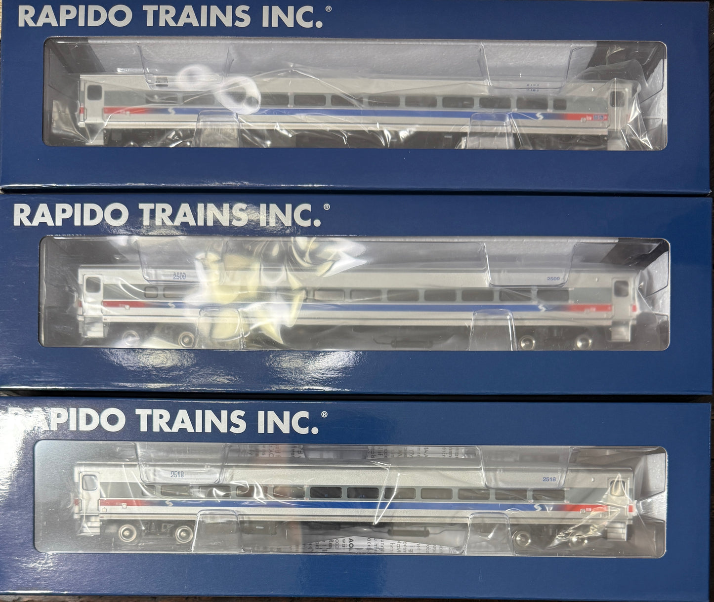 RAPIDO COMET COMMUTER CAR 3 UNIT SET - CONN DOT