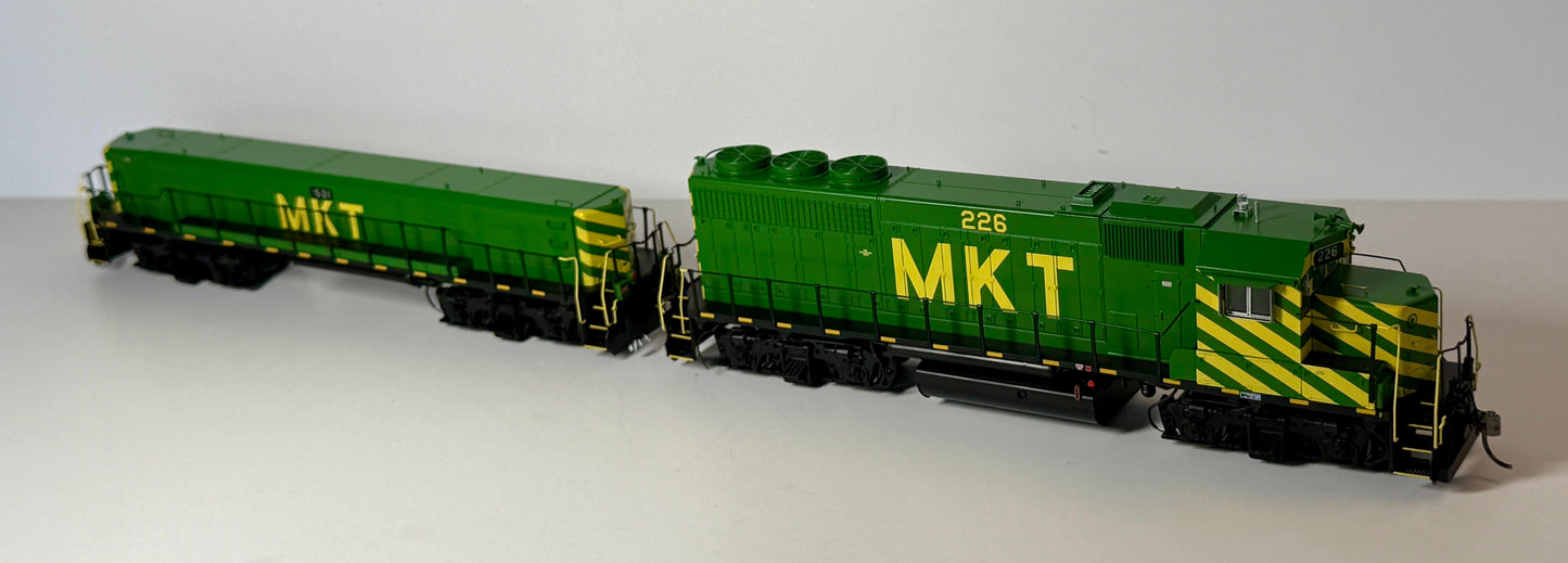 RAPIDO GP40 SLUG SET DCC/LOK SOUND - MKT 226 & 501