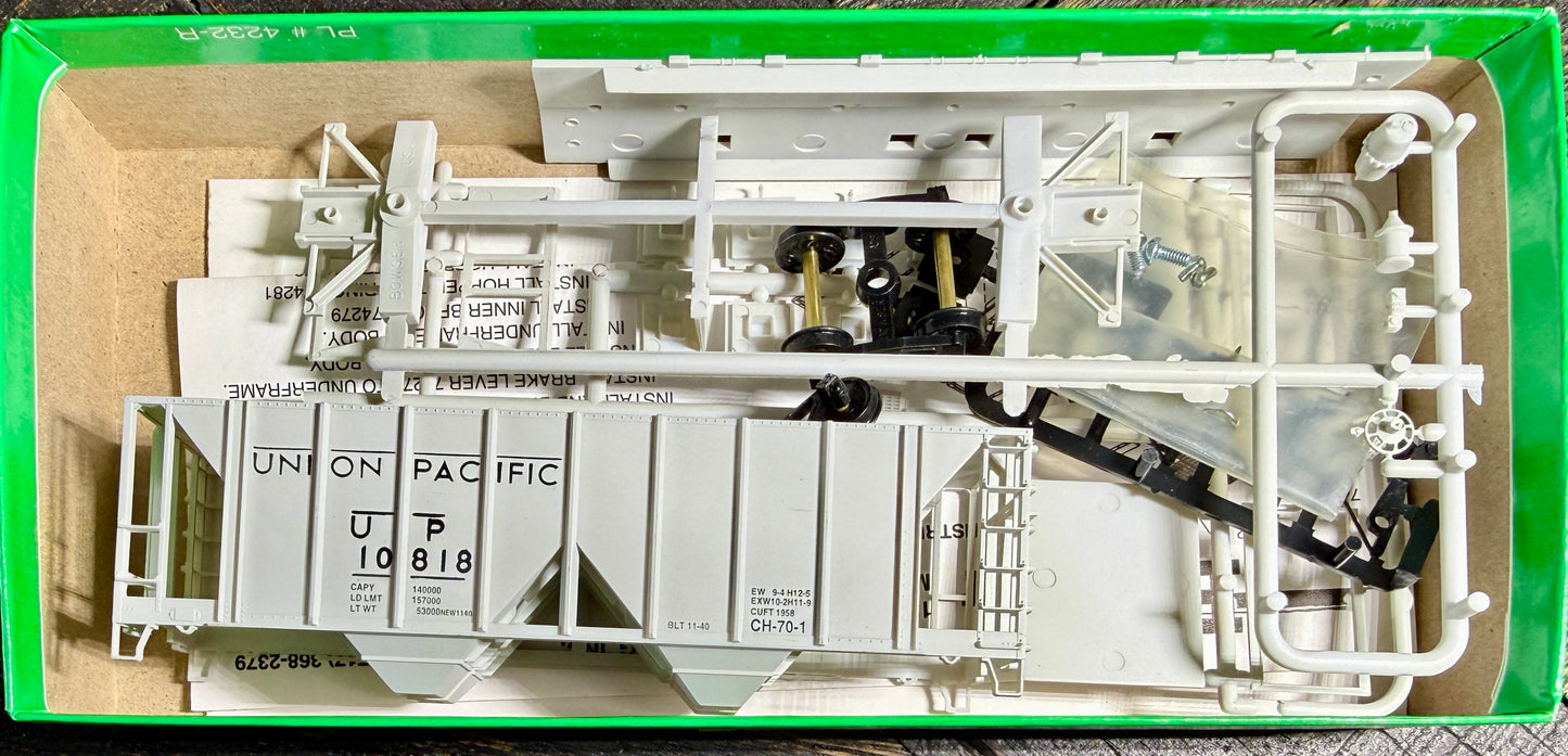 BOWSER ACF 70 TON 2 BAY HOPPER KIT - UNION PACIFIC