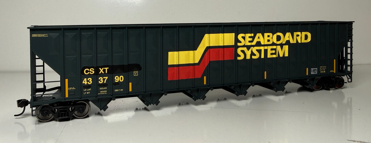 WALTHERS MAINLINE GREENVILLE 7000 CF WOOD CHIP HOPPER - CSX PATCHED (EX-SEABOARD)