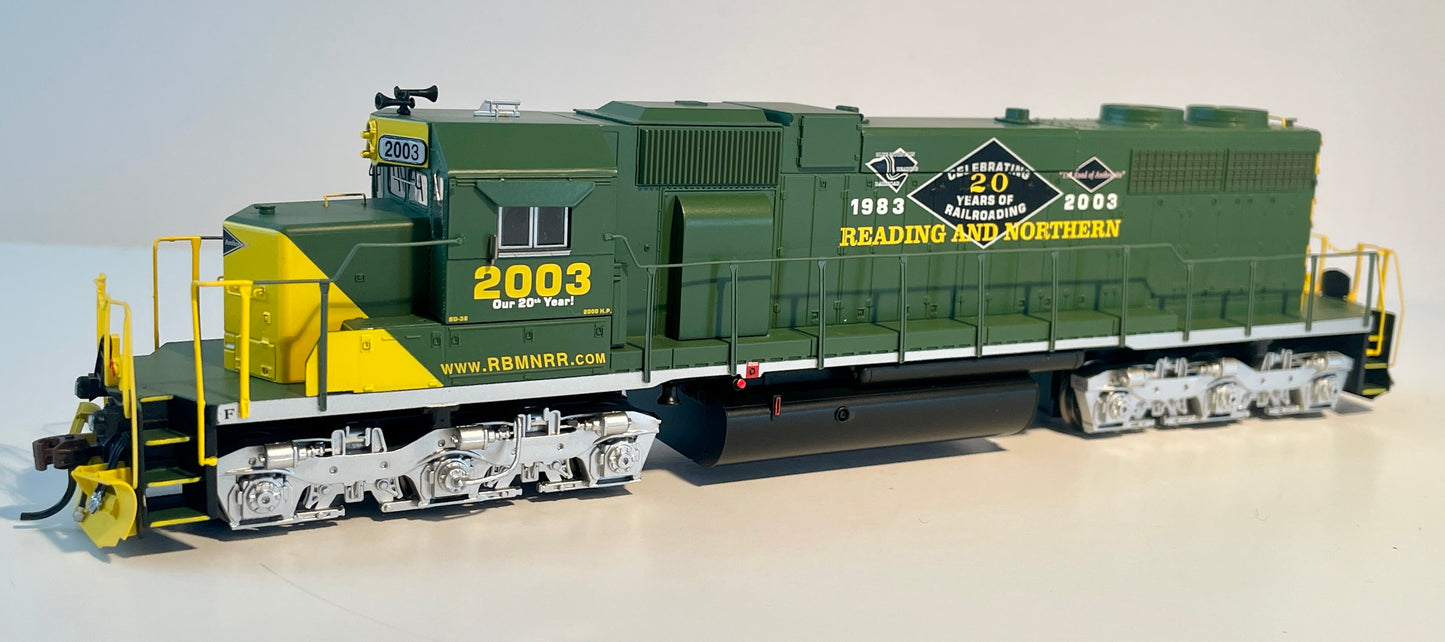 ATHEARN RTR SD38 - READING BLUE MOUNTAIN & NORTHERN DCC READY