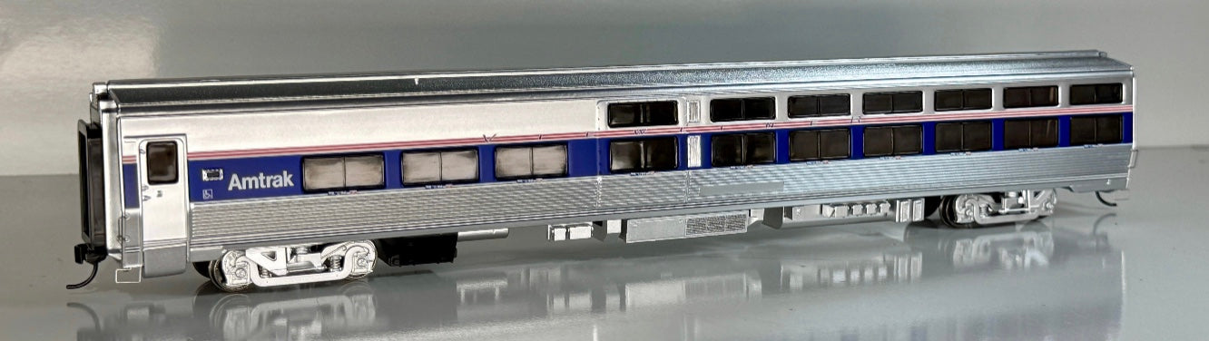 WALTHERS PROTO BUDD VIEWLINER I SLEEPER - AMTRAK PHASE IV