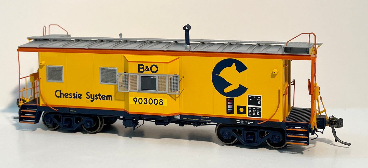 TANGENT INTERNATIONAL CAR COMPANY I-18 BAY WINDOW CABOOSE - CHESSIE SYSTEM