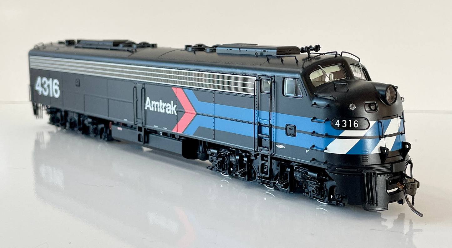 RAPIDO AMTRAK E8A #4316 EARLY BLACK SCHEME DCC/SOUND EQUIPPED