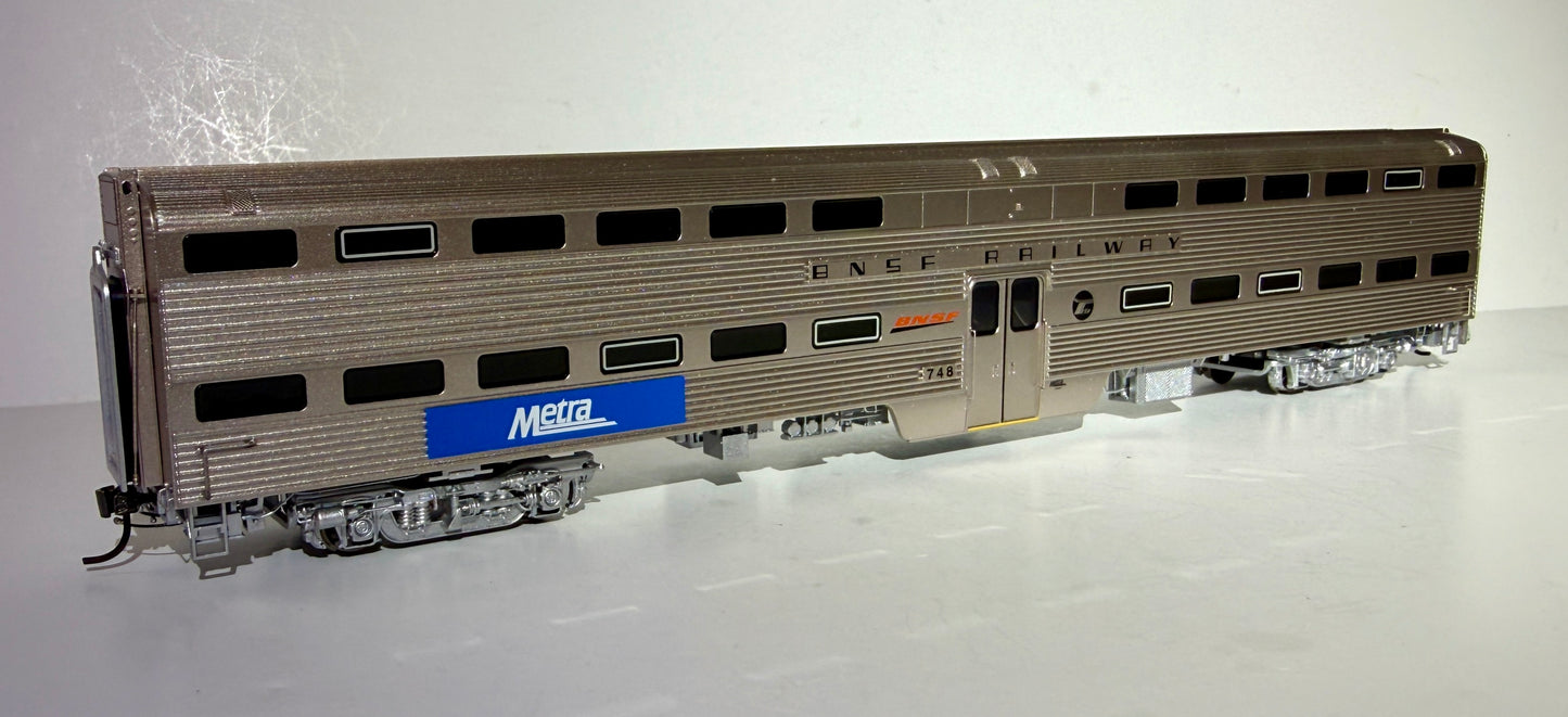 RAPIDO BUDD GALLERY COMMUTER CARS - METRA BNSF RAILWAY SET W/CAB CAR