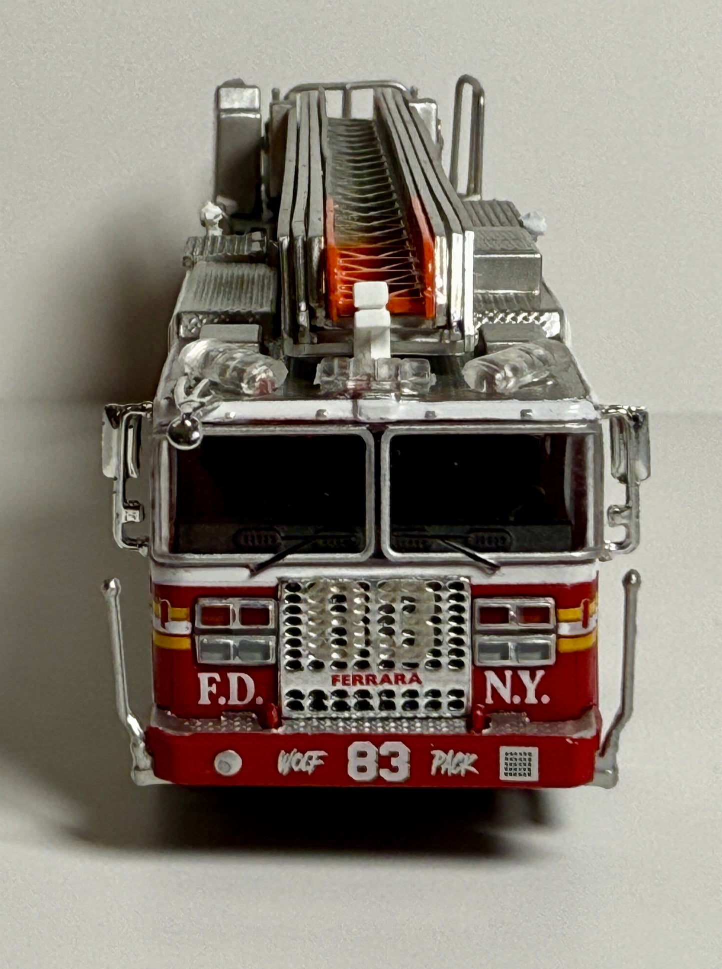 BREKINA PCX87 FDNY LADDER #83 - STATEN ISLAND WESTERLEIGH