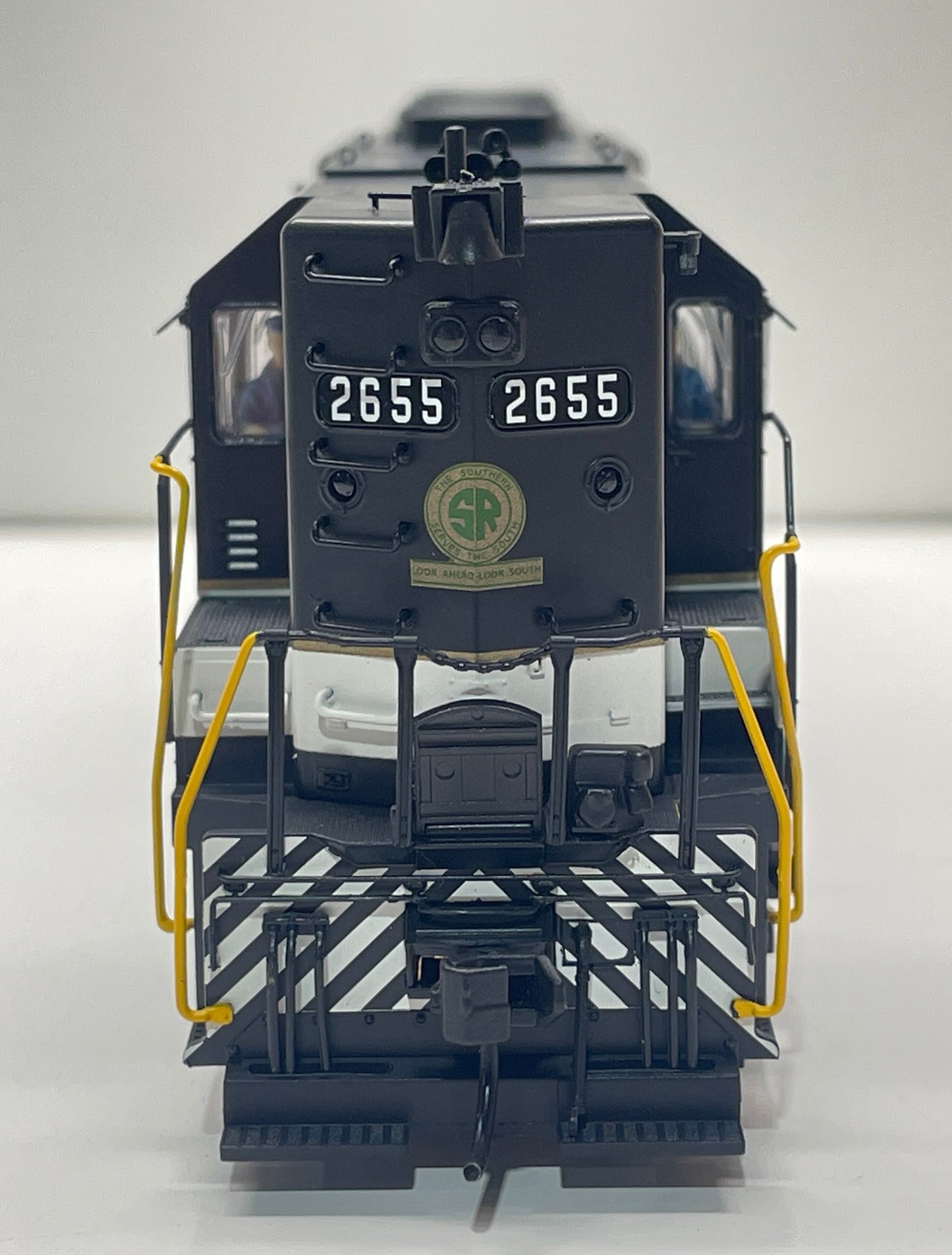 WALTHERS PROTO EMD GP35 DCC READY  - SOUTHERN RWY