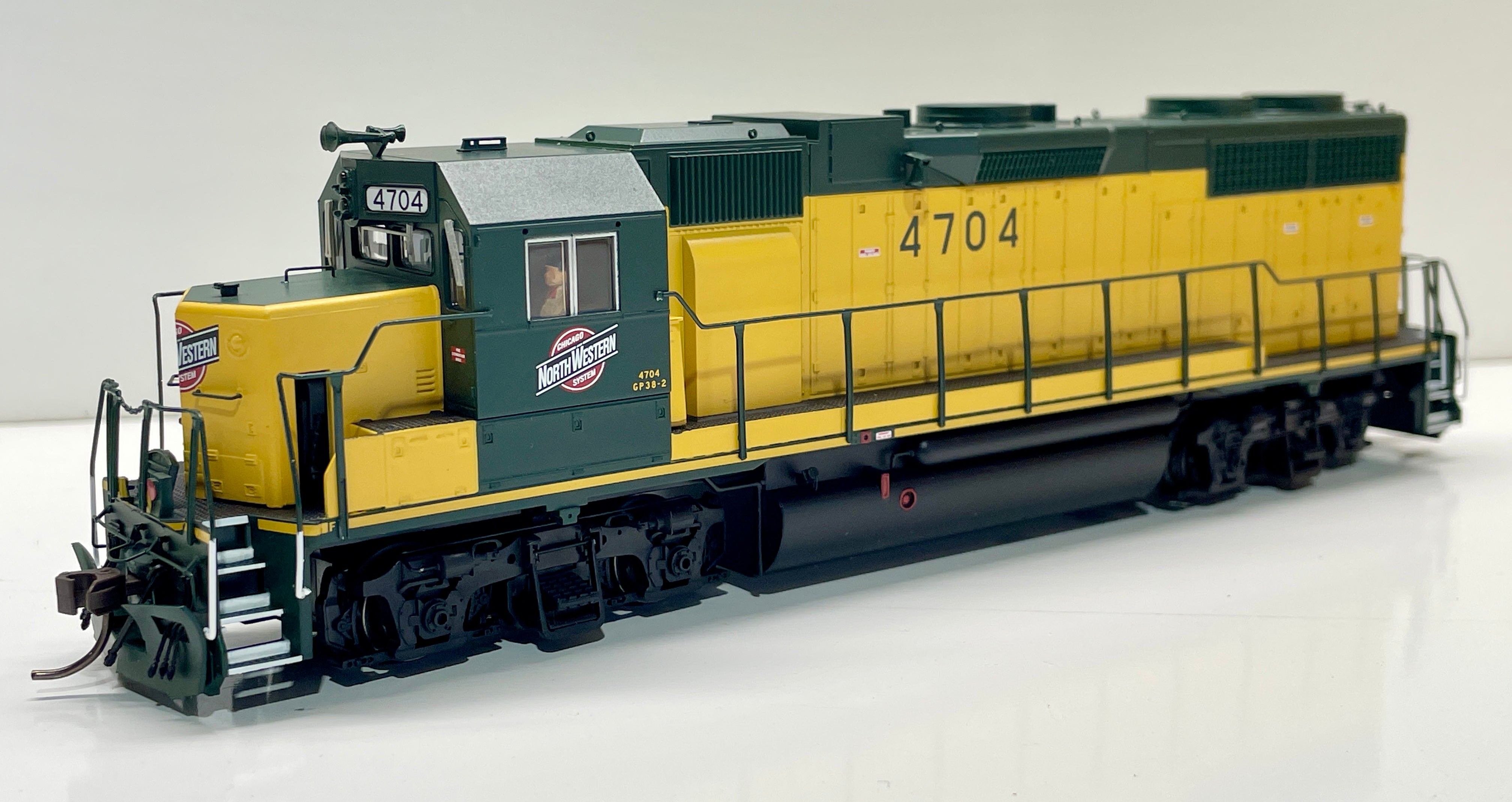 ATLAS MASTER SERIES GP38 DCC/LOC SOUND - CNW – Makin' Tracks