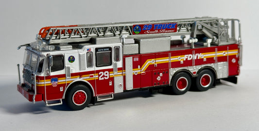 BREKINA PCX87 FDNY LADDER 29 - BRONX PORT MORRIS