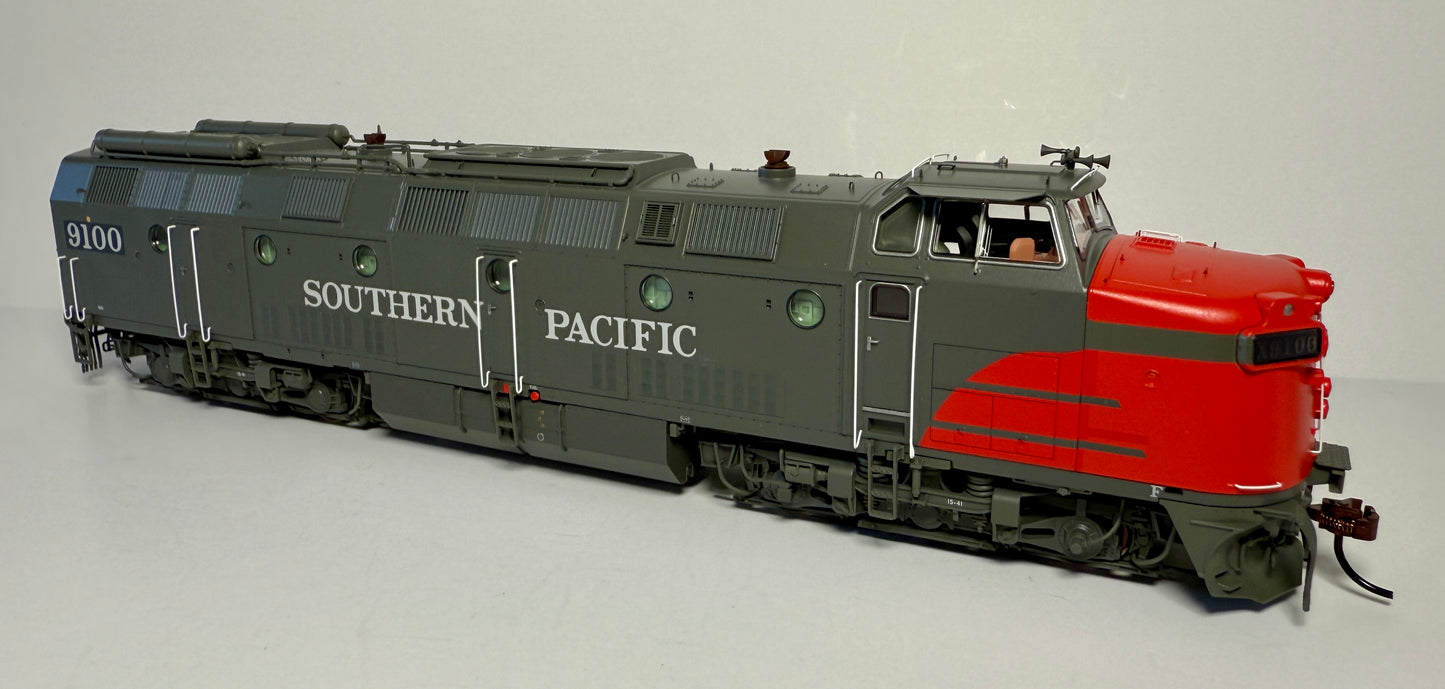 PIKO KRAUSS-MAFFEI ML4000 DIESEL/HYDRUALIC LOCO (MODIFIED) DCC/SOUND - SOUTHERN PACIFIC