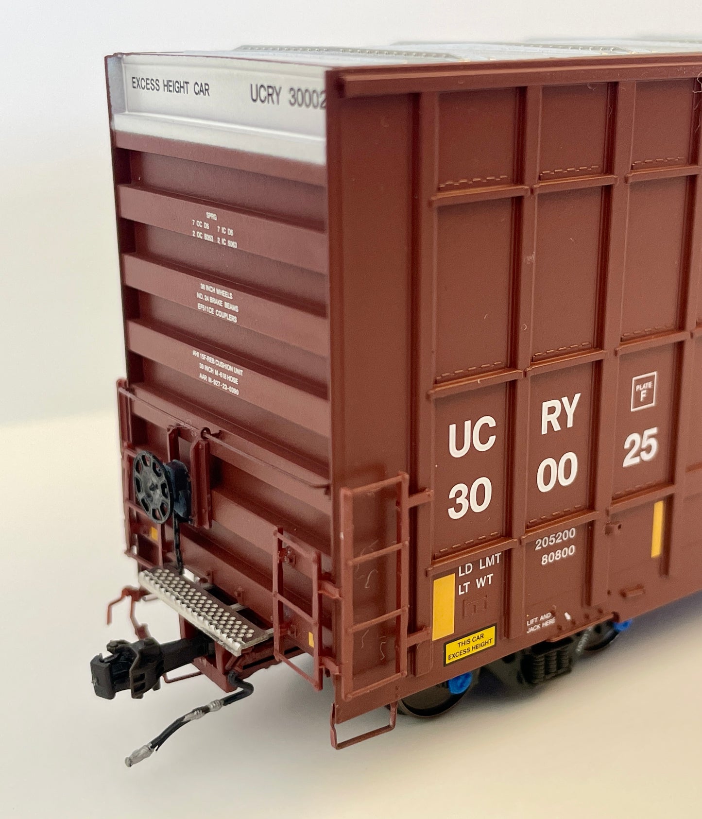 AURORA MINIATURES GREENBRIER 7550 CF 60' PLATE F BOXCAR (UCRY)