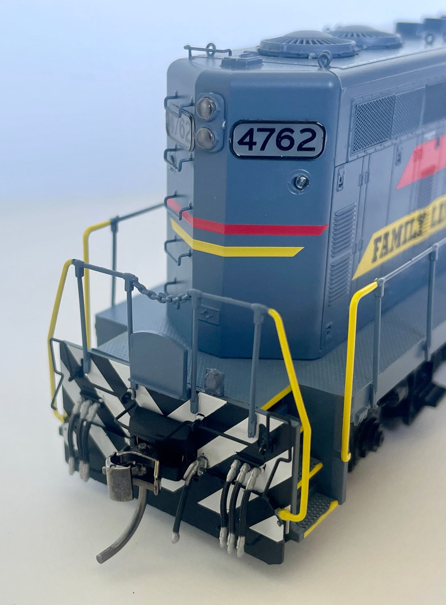 INTERMOUNTAIN RAILWAY GP16 DCC/LOC SOUND EQUIPPED - FAMILY LINES