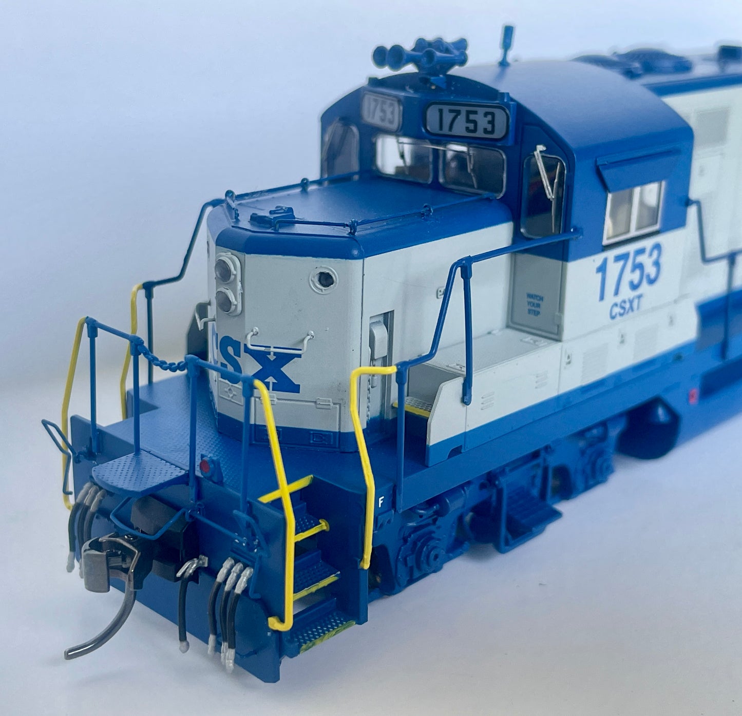 INTERMOUNTAIN RAILWAY GP16 DCC/LOC SOUND EQUIPPED - CSX