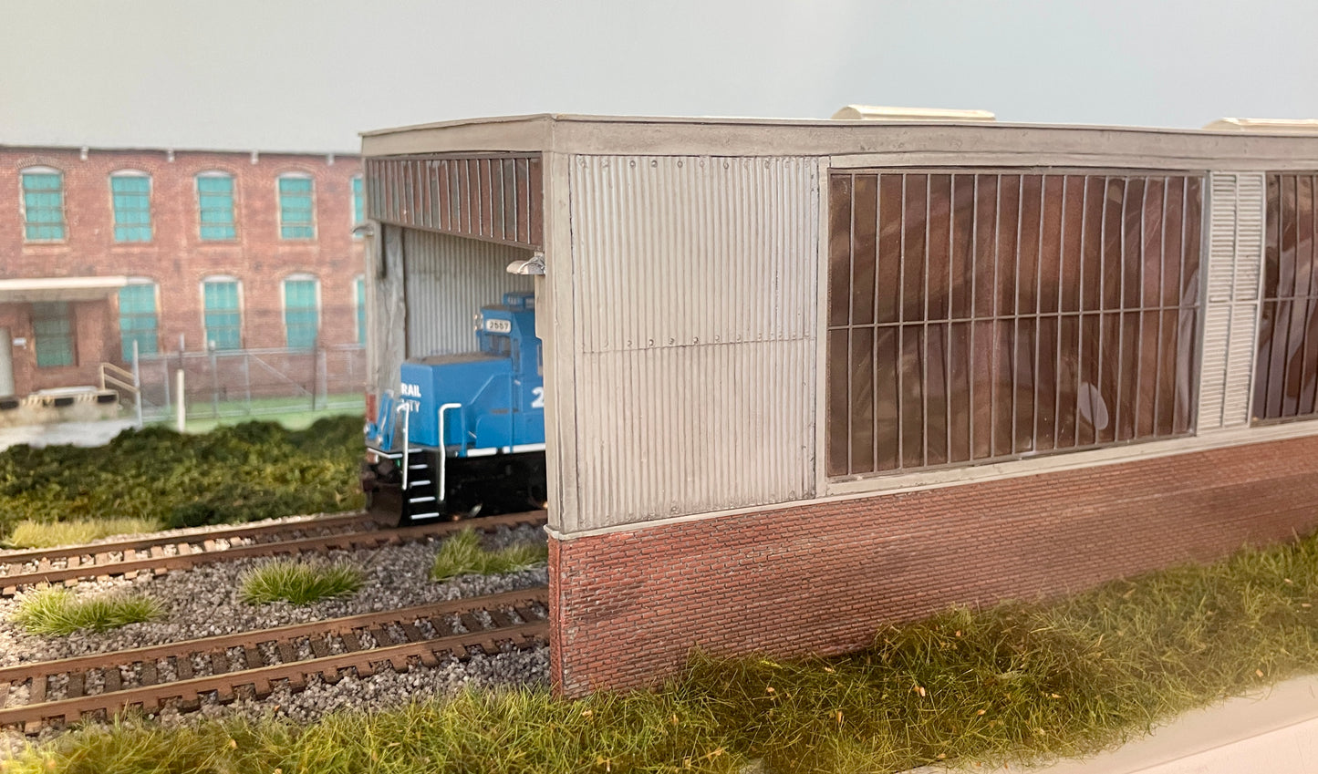 BACHMANN SCENE SCAPES DOUBLE STALL LOCOMOTIVE SHED