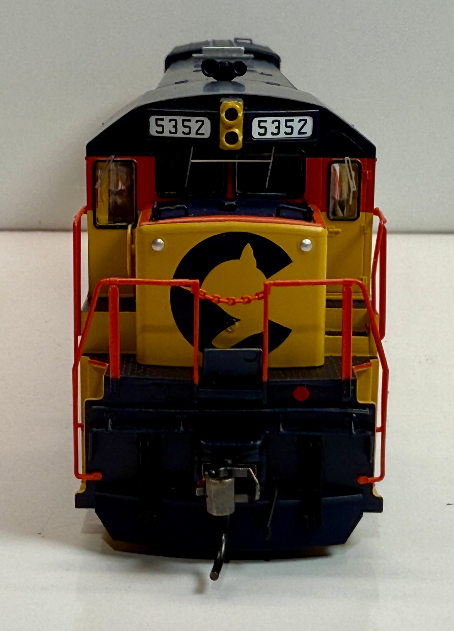 ATLAS MASTER GOLD U30B DCC/LOK SOUND - CSX (EX- CHESSIE)