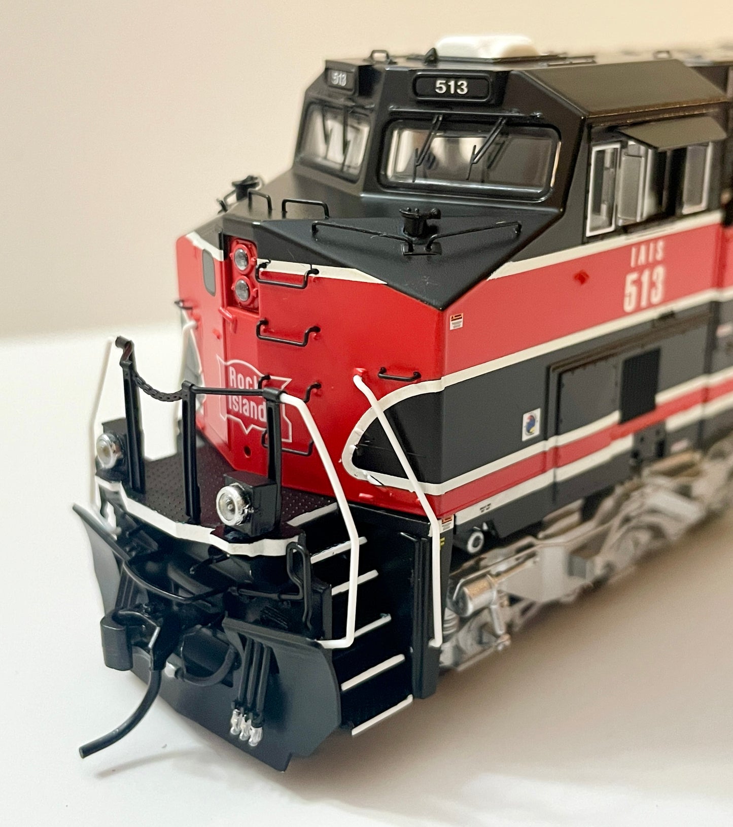 BROADWAY LIMITED GE ES44AC PARAGON4 SOUND/DC/DCC, SMOKE - IOWA INTERSTATE/ROCK ISLAND PAINT SCHEME