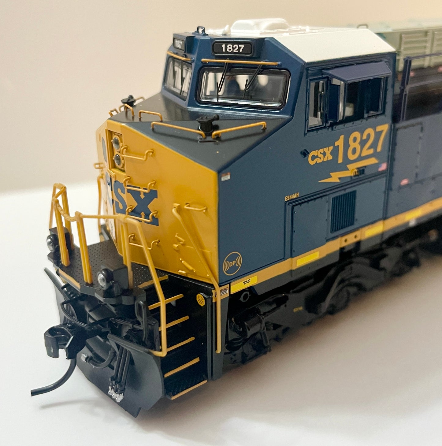 BROADWAY LIMITED GE ES44AC PARAGON4 SOUND/DC/DCC, SMOKE - CSX B&O HERITAGE #1827