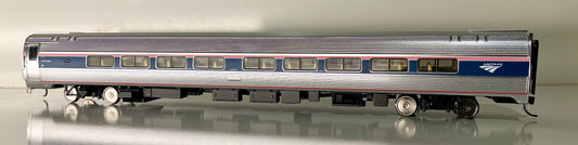 WALTHERS AMTRAK 85' BUDD AMFLEET I - 84-SEAT COACH PHASE VI (LIGHTED)