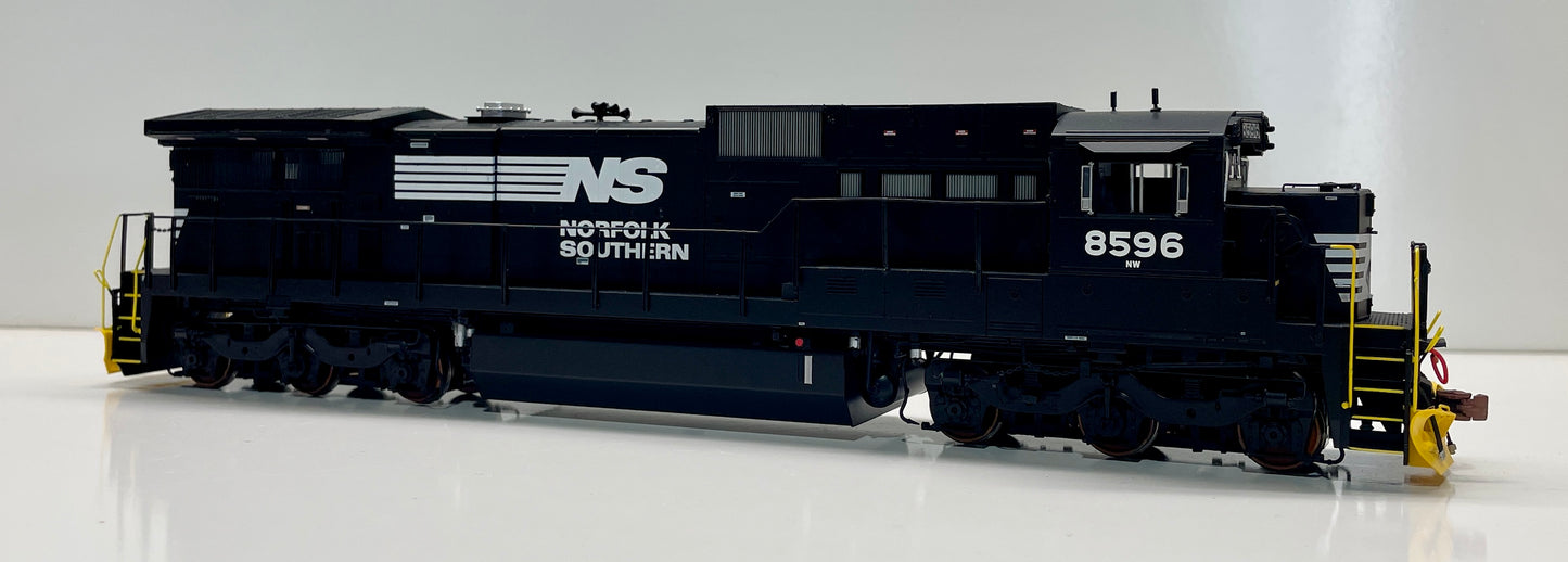 SCALE TRAINS GE C39-8 DCC/LOC SOUND - NS 8596 (PHASE II)