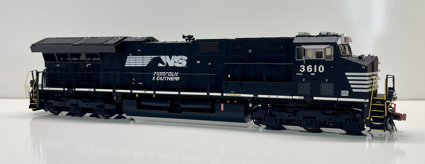 SCALE TRAINS GE ET44AC TIER 4 GEVO  DCC/LOC SOUND - NS #3610