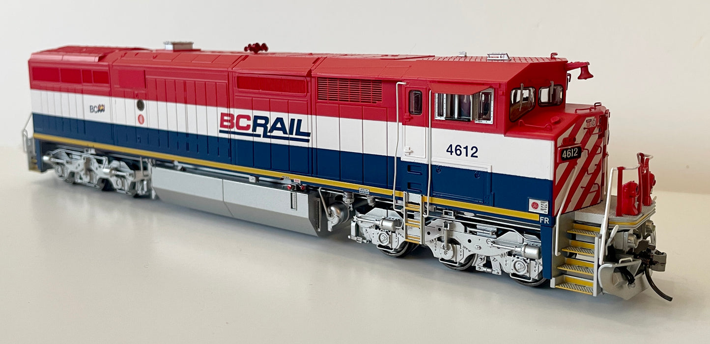 RAPIDO GE 8-40CM DCC/LOC SOUND - BC RAIL W/ FRAME STRIPE