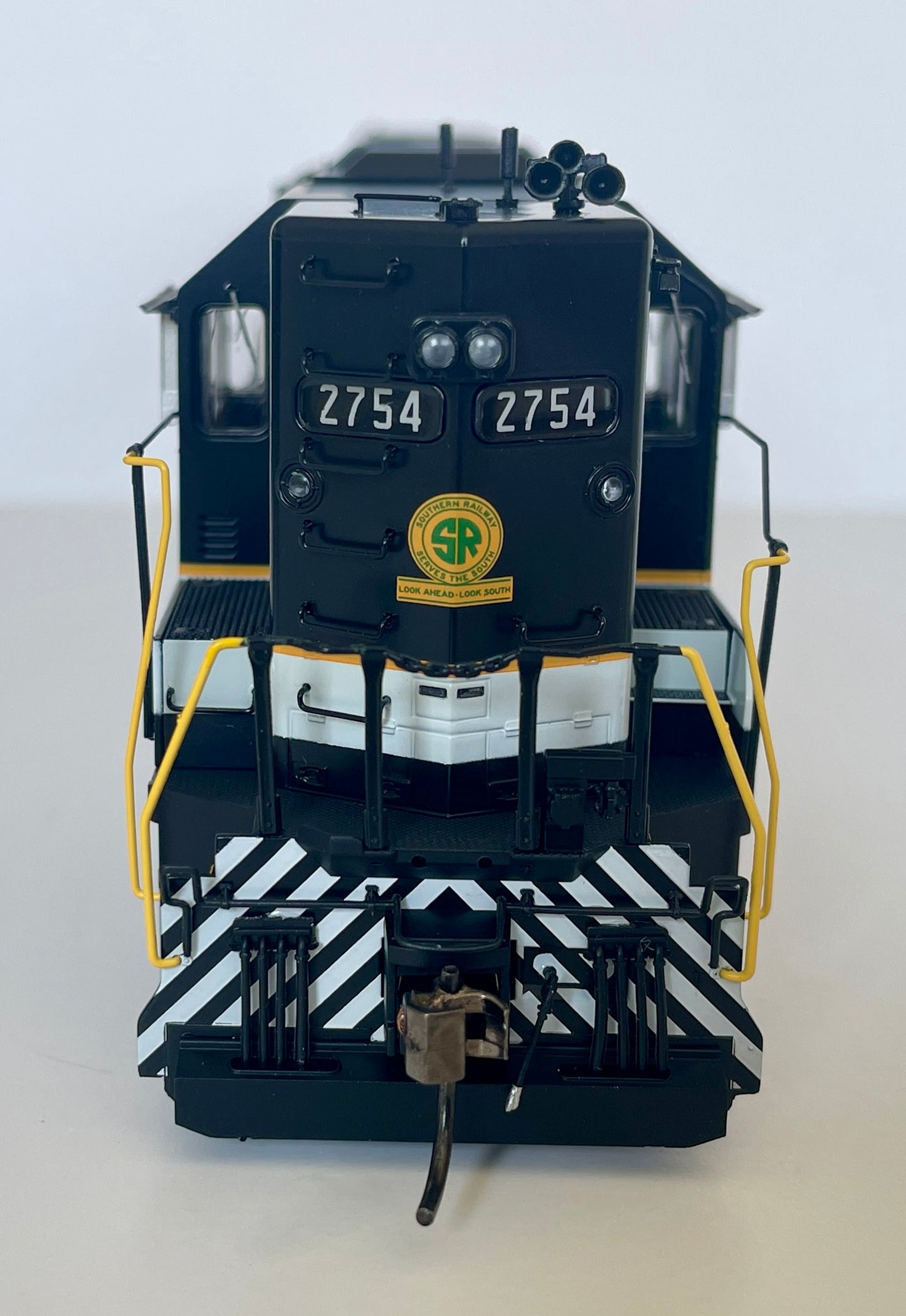 RAPIDO EMD GP38 DCC/LOC SOUND - SOUTHERN