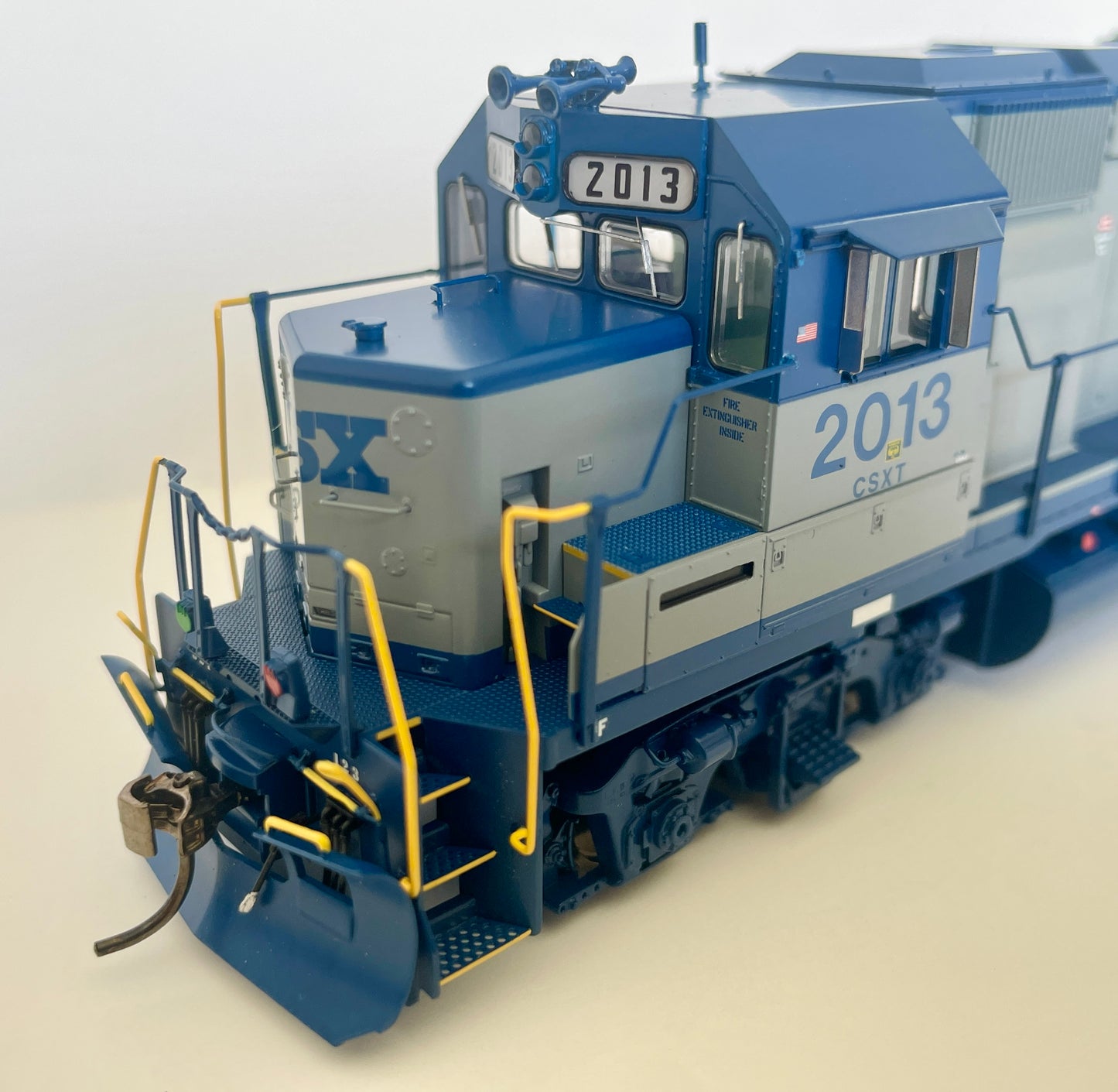 RAPIDO EMD GP38 DCC/LOC SOUND - CSX