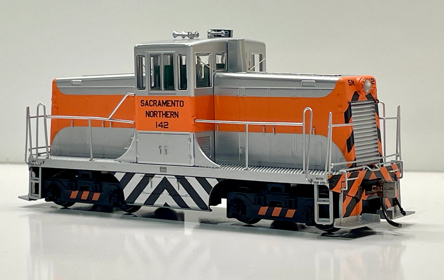 RAPIDO HOBBYTYME SPECIAL GE 44 TON SWITCHER DCC/LOC SOUND - SACRAMENTO NORTHERN