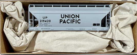 ACCURAIL ACF 2 BAY COVERED HOPPER KIT- UNION PACIFIC