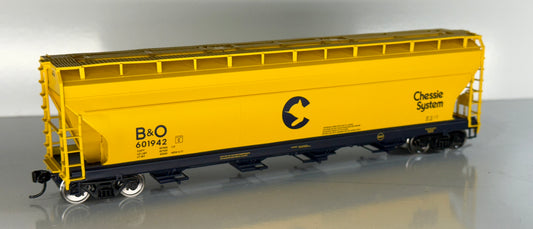 WALTHERS MAINLINE ACF 5250 CENTERFLOW COVERED HOPPER - CHESSIE SYSTEM (B&O)