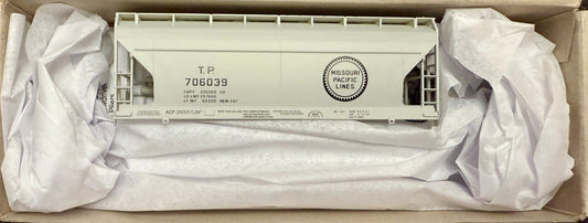ACCURAIL ACF 2 BAY COVERED HOPPER KIT- TEXAS & PACIFIC