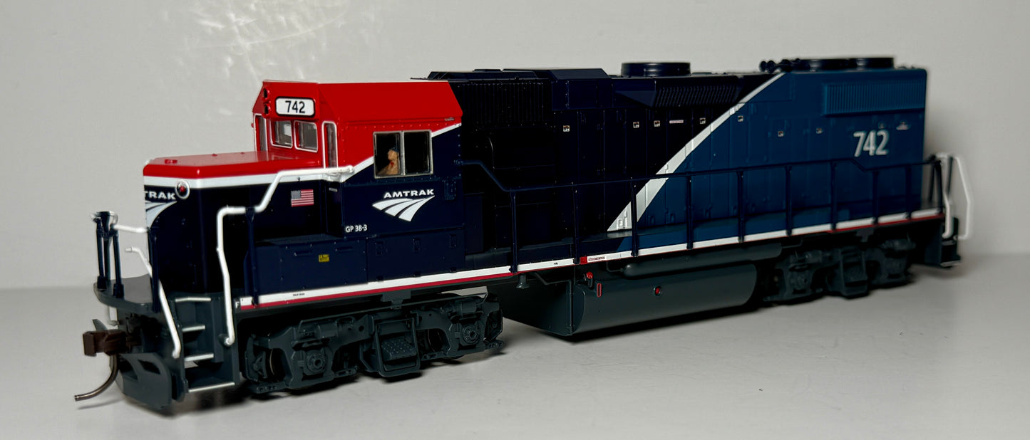 ATLAS TRAINMAN GOLD GP38-2 DCC READY SOUND - AMTRAK
