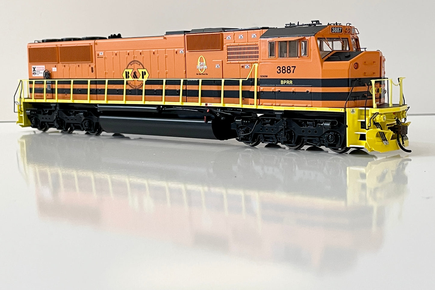 ATHEARN GENESIS SD60M BUFFALO & PITTSBURGH 3887 DCC READY