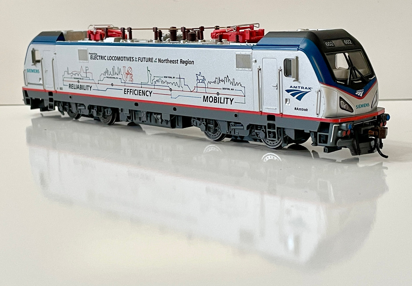 BACHMANN SIEMENS ACS-64 ELECTRIC DCC/WOW SOUND - AMTRAK MOBILITY #602