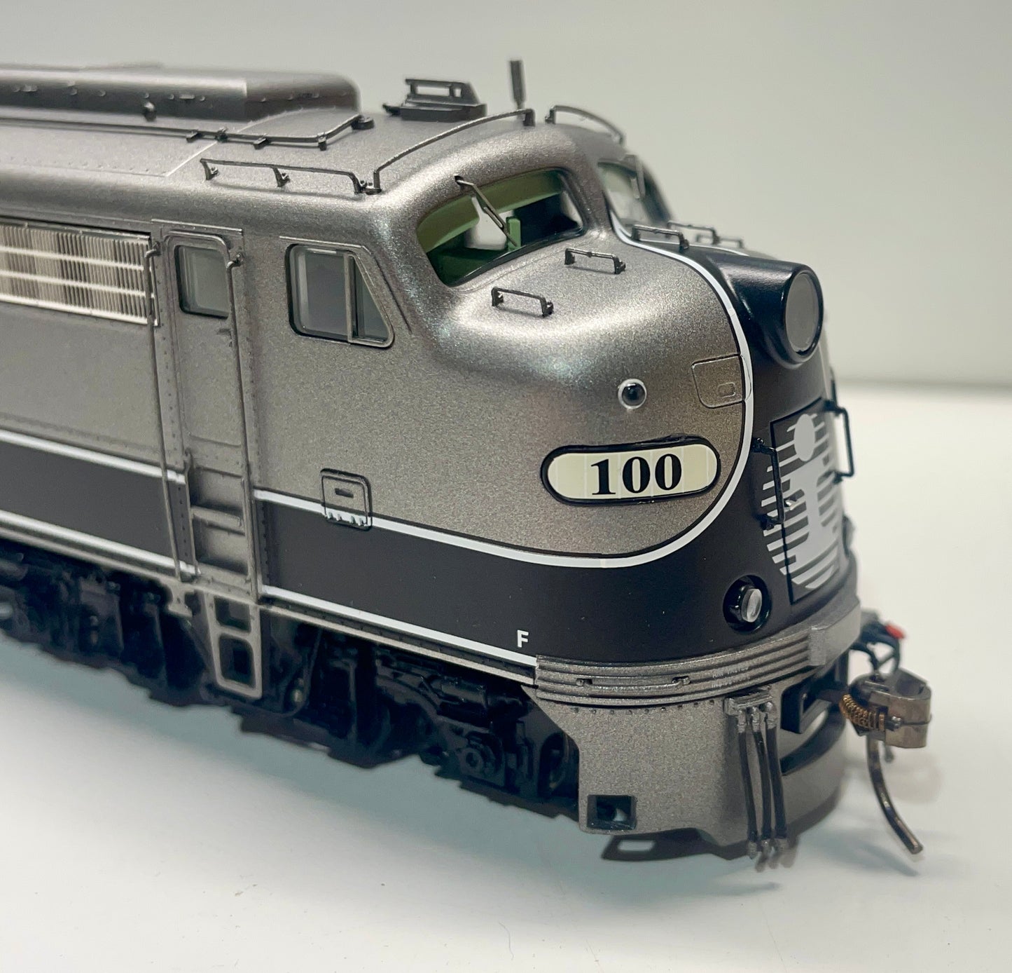 RAPIDO ILLINOIS CENTRAL EXECUTIVE E8A W/HEP 2 A UNIT SET (100 & 101) DCC/SILENT