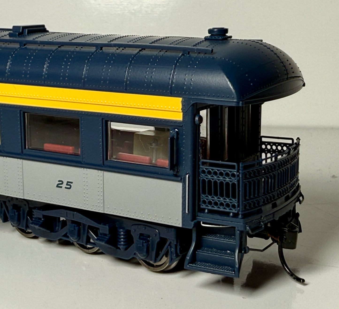 BROADWAY LIMITED BUSINESS CAR - CHESAPEAKE & OHIO #25