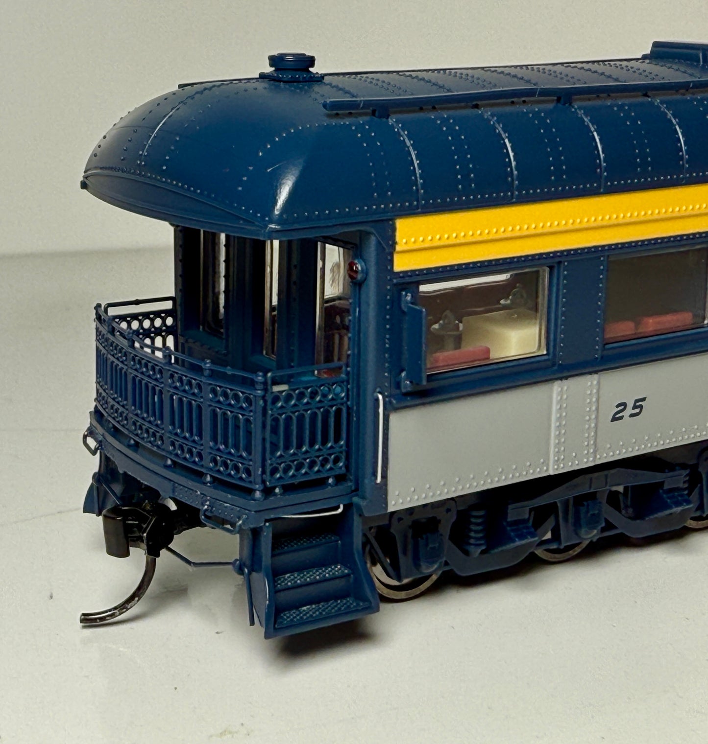 BROADWAY LIMITED BUSINESS CAR - CHESAPEAKE & OHIO #25