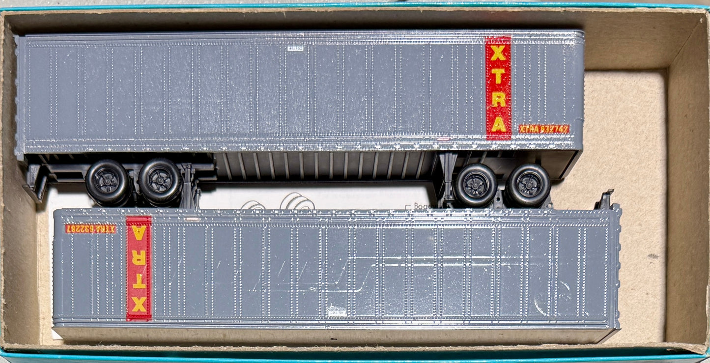 ATHEARN BLUE BOX 45' PIGGY BACK TRAILERS CUSTOM PAINTED AND DECALED - XTRA (GREY)
