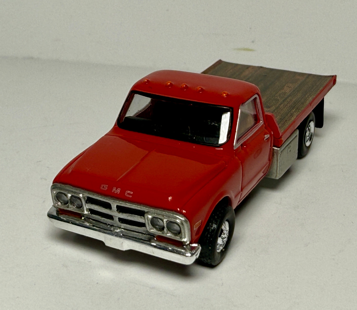 BREKINA GMC SIERRA FLAT BED  - RED