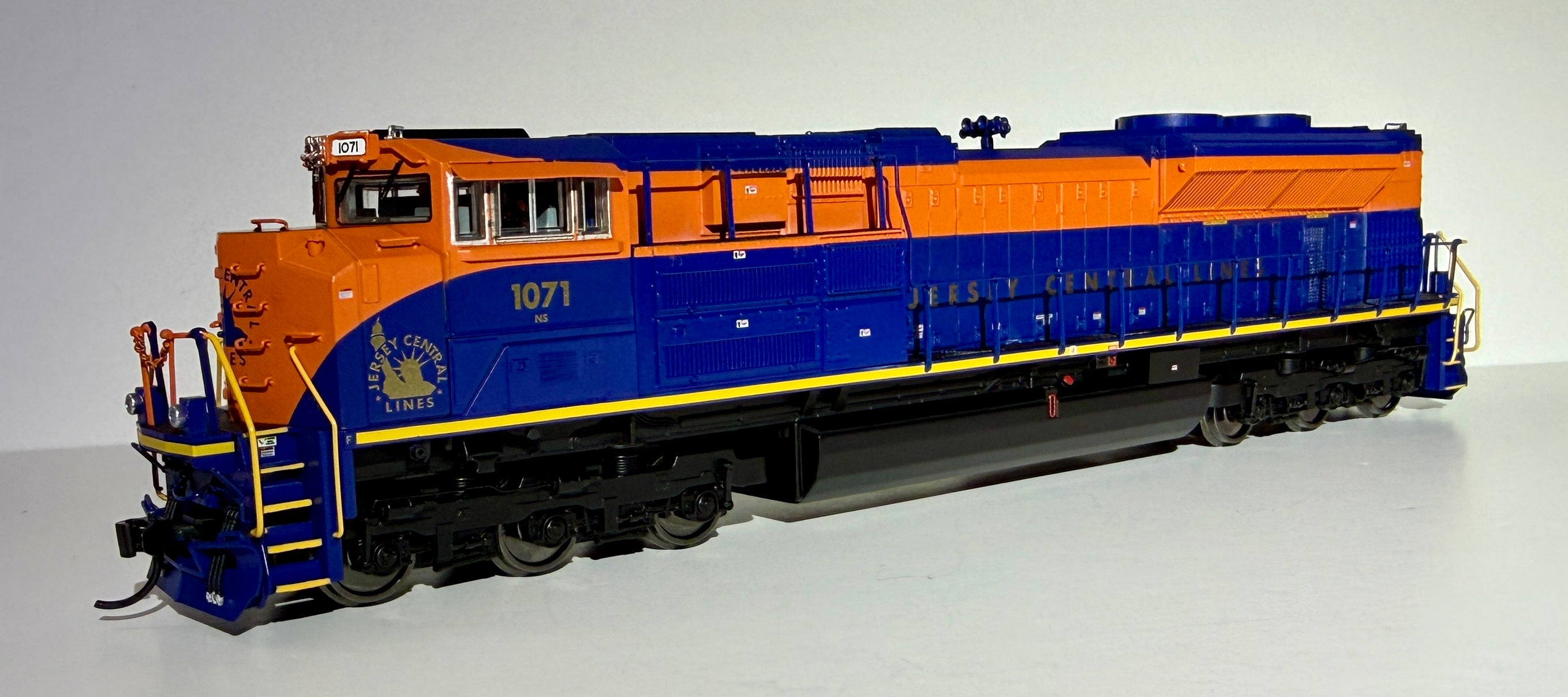 BROADWAY LIMITED SD70ACE DCC/SOUND - NORFOLK SOUTHERN HERITAGE