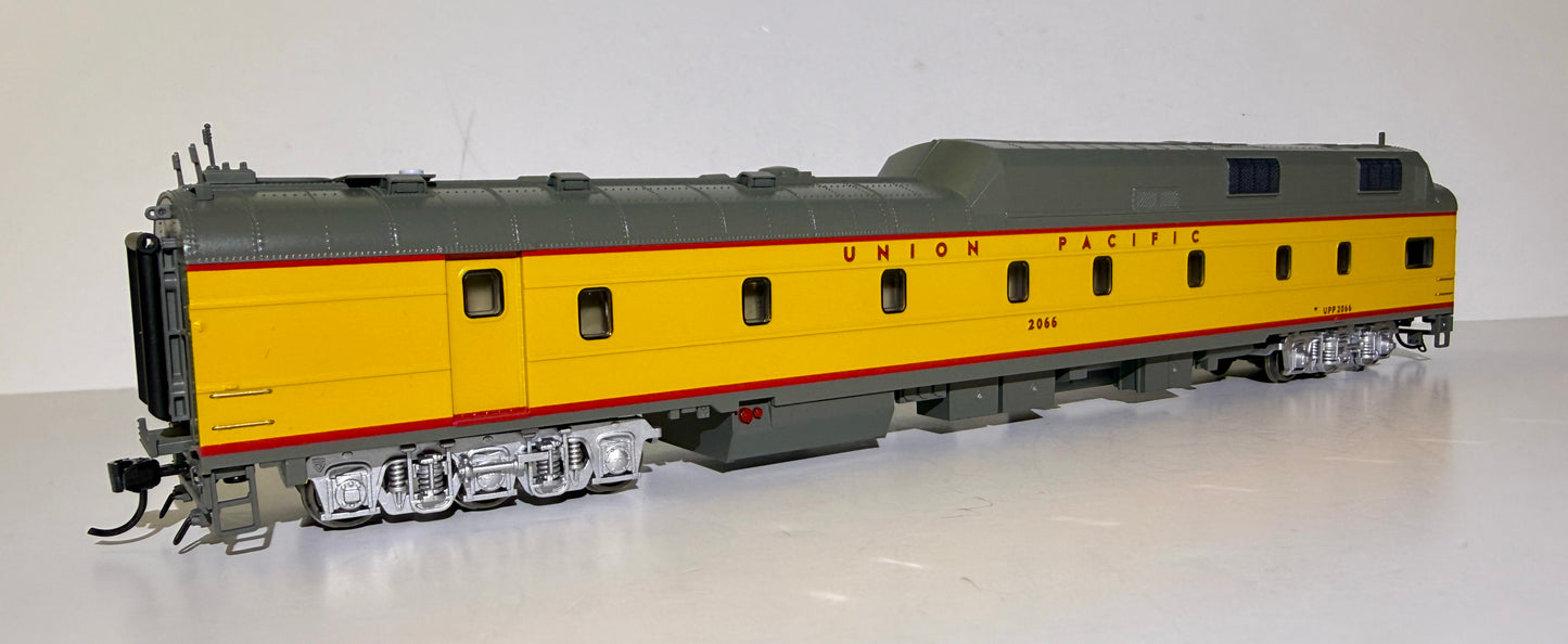 BROADWAY LIMITED UNION PACIFIC OCS POWER CAR #2066 NON-SOUND (W/ROOF ANTENNA) (Copy)