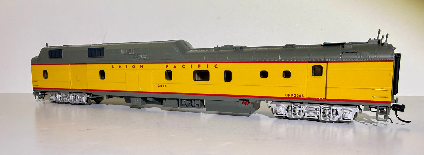 BROADWAY LIMITED UNION PACIFIC OCS POWER CAR #2066 NON-SOUND (W/ROOF ANTENNA) (Copy)