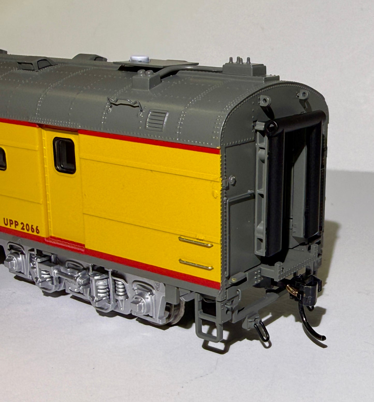 BROADWAY LIMITED UNION PACIFIC OCS POWER CAR # 2066 SOUND EQUIPPED (NO ROOF ANTENNA)