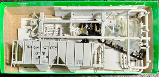 BOWSER ACF 70 TON 2 BAY HOPPER KIT - UNION PACIFIC