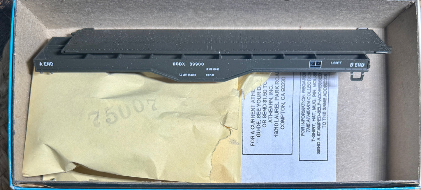 ATHEARN BLUE BOX HEAVY DUTY FLAT CAR KIT - DODX