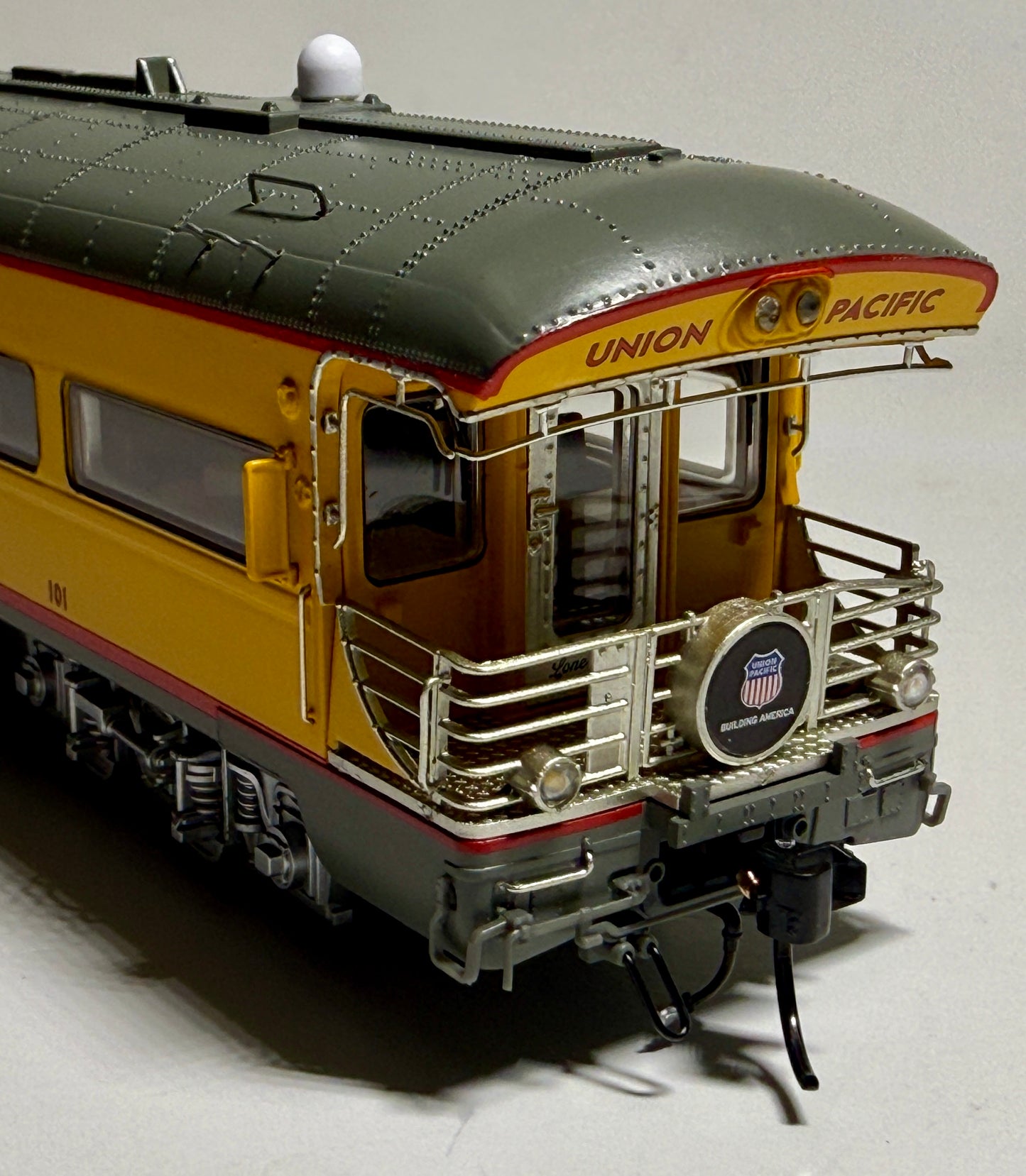 BROADWAY LIMITED UNION PACIFIC BUSINESS CAR  #101 "LONE STAR" BLACK "BUILDING AMERICA" DRUMHEAD ON REAR